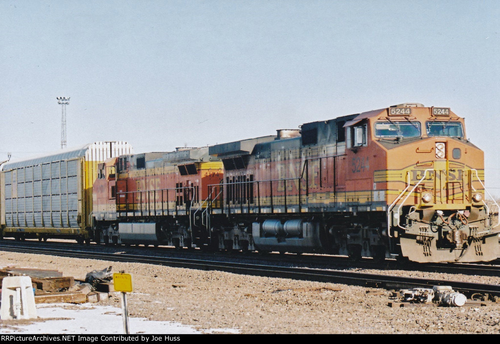 BNSF 5244 East